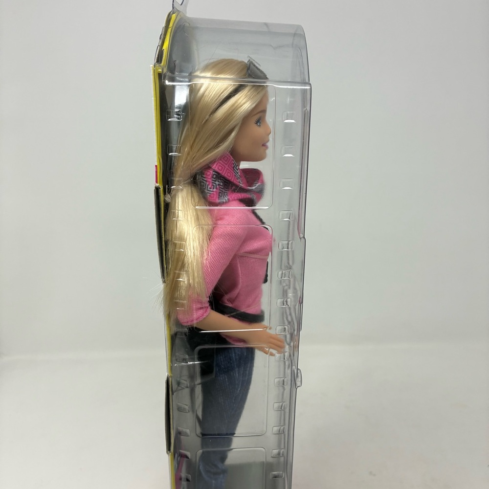 2015 Barbie Doll Film Director Career of the Year Blond hair mint in box - Picture 5 of 8